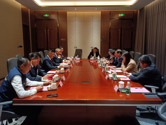 中共中央台办、国务院台办经济局涂雄副局长一行在东莞与台协会务干部和台商代表座谈交流